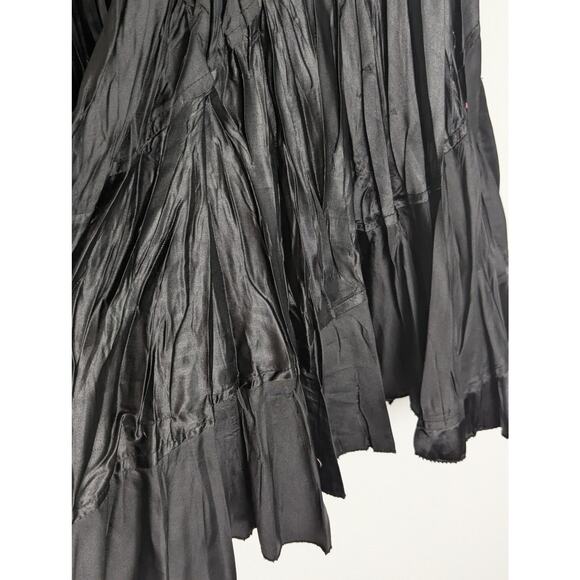 Black Satin Skirt Witchy Diagonal tiers crinkled and tucks Sz L W 30-36"Leng 30" - Picture 2 of 9